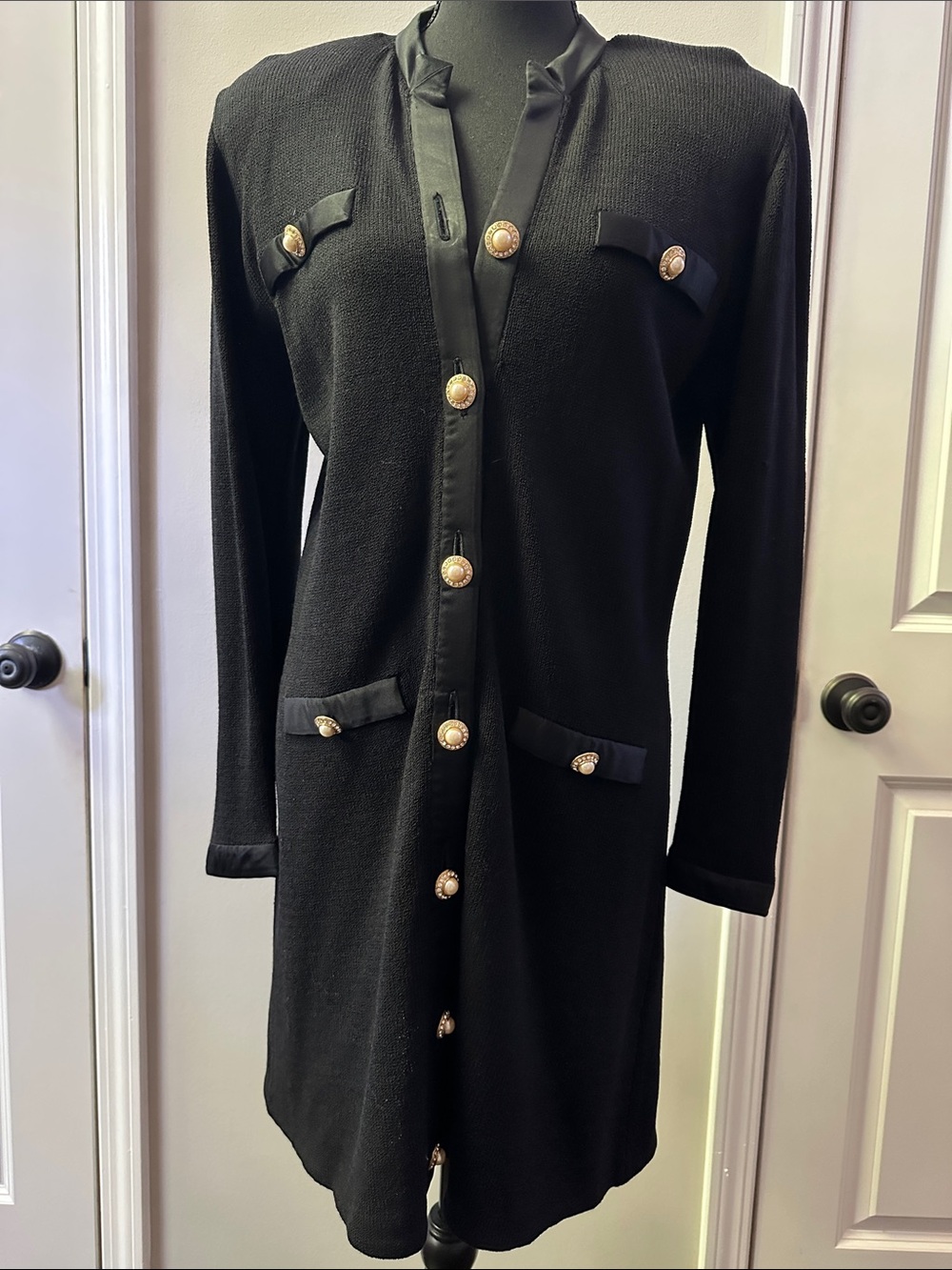 ST. JOHN Black Long-Sleeve Button Front Dress